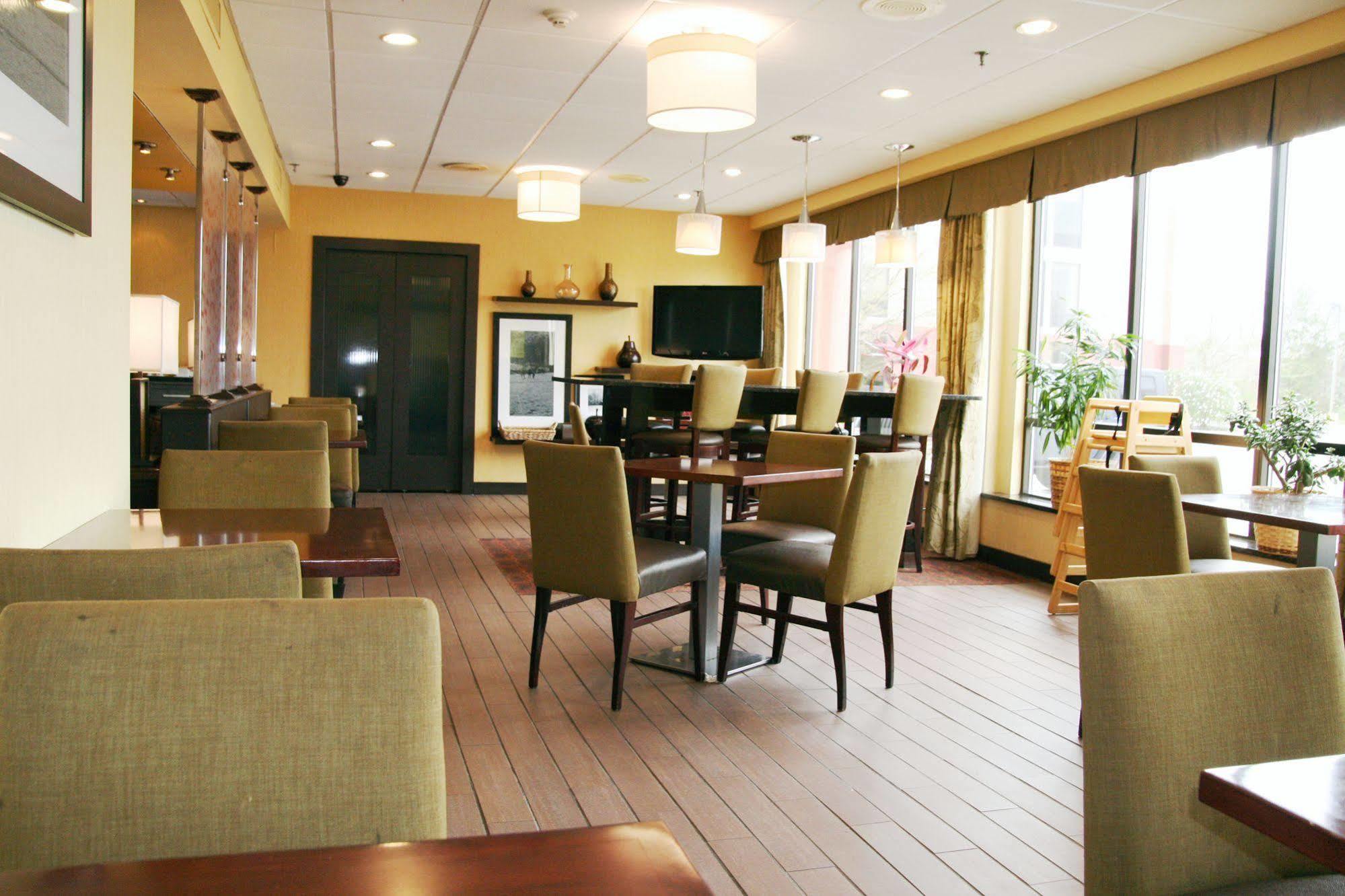Holiday Inn Express Voorhees/ Mt. Laurel By Ihg Esterno foto