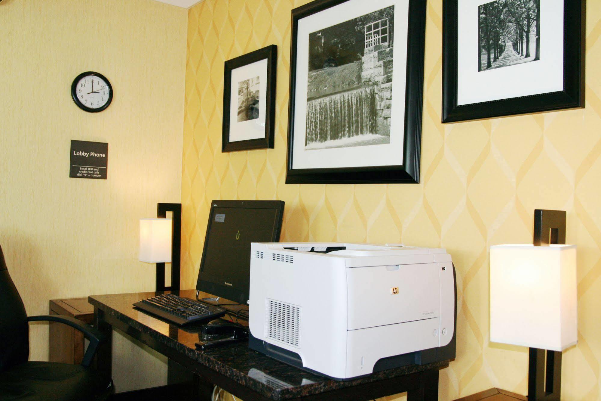 Holiday Inn Express Voorhees/ Mt. Laurel By Ihg Esterno foto